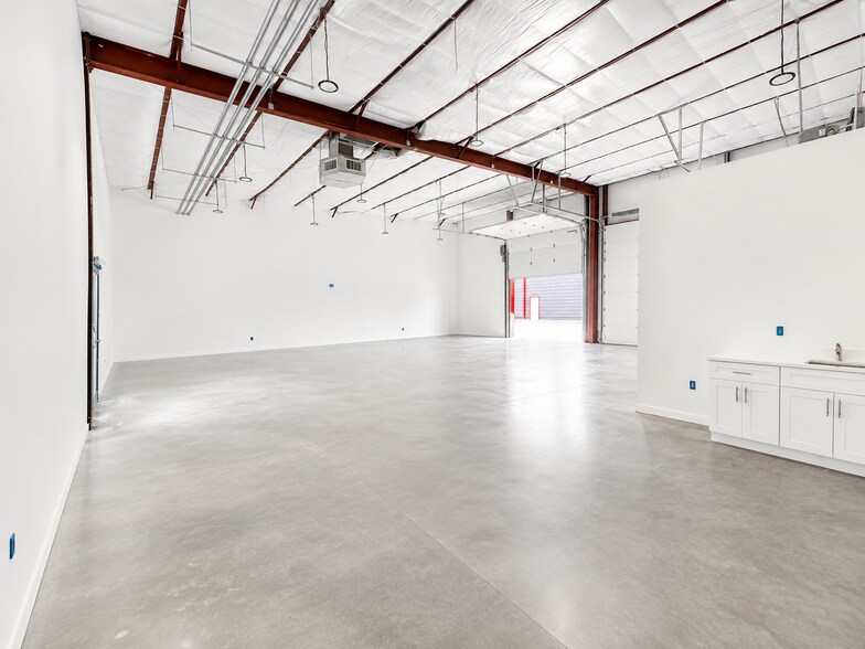 7044 Queenston Blvd, Houston, TX à louer - Photo du bâtiment - Image 3 de 8