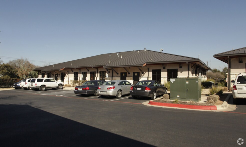7215 Wyoming Springs Dr, Round Rock, TX for lease - Building Photo - Image 2 of 2