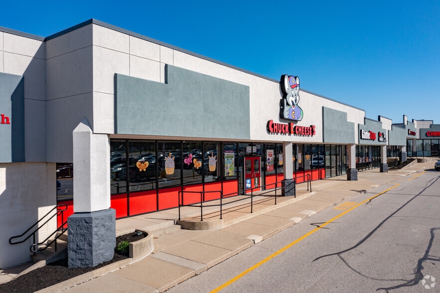 4394 Eastgate Square Dr, Cincinnati, OH à louer - Photo du bâtiment - Image 2 de 5