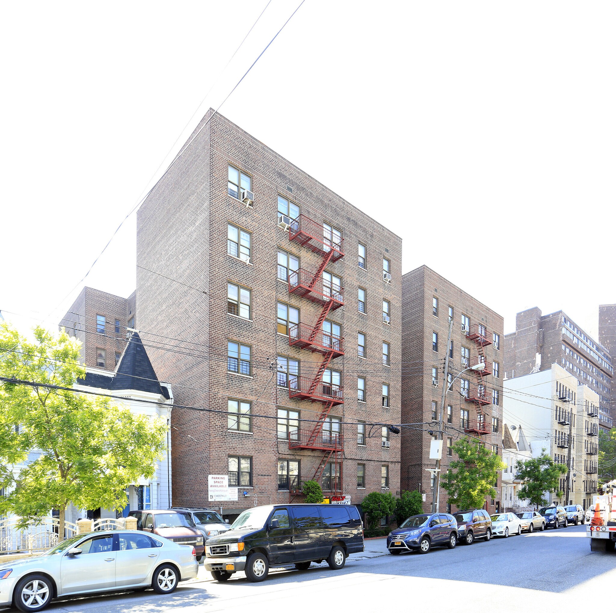 2050 Valentine Ave, Bronx, NY for lease Primary Photo- Image 1 of 5