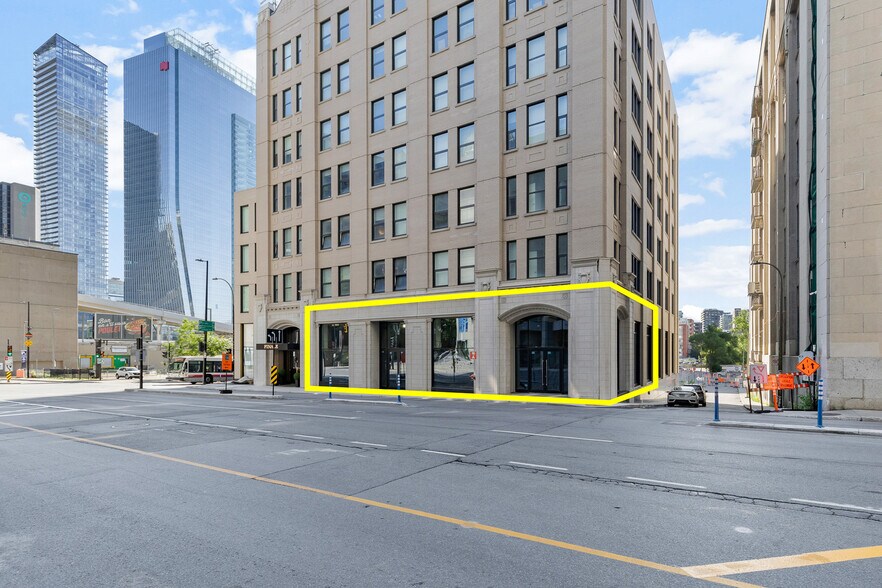 950 Rue Saint-Antoine O, Montréal, QC à louer - Photo du bâtiment - Image 3 de 11