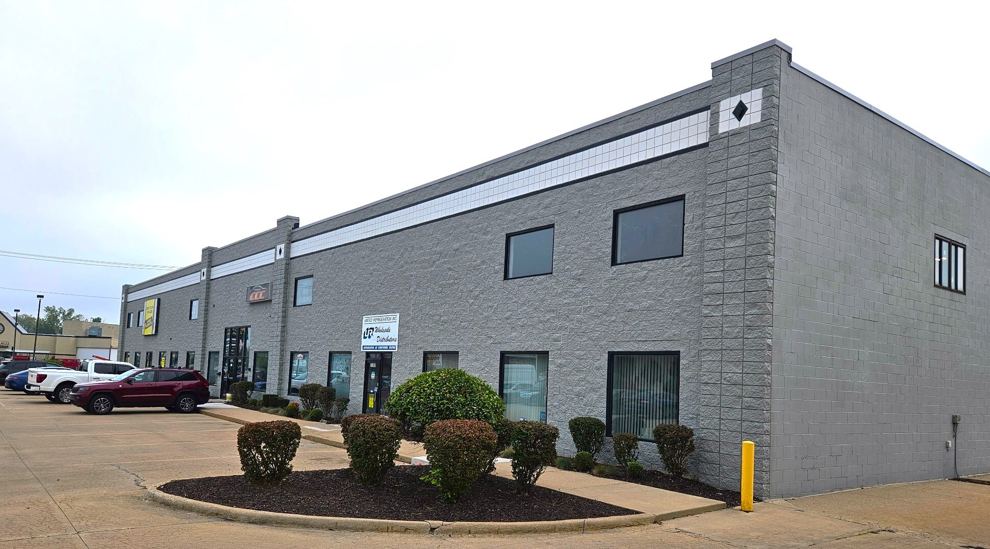 35900-35906 Groesbeck, Clinton Township, MI for lease Building Photo- Image 1 of 2