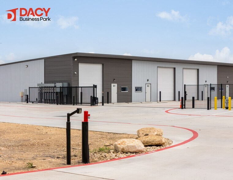 3300 Dacy Ln, Kyle, TX à vendre - Photo du bâtiment - Image 3 de 19