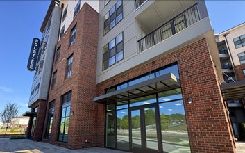 8115 Eastland Yards Blvd, Charlotte, NC à louer Photo du bâtiment- Image 2 de 9
