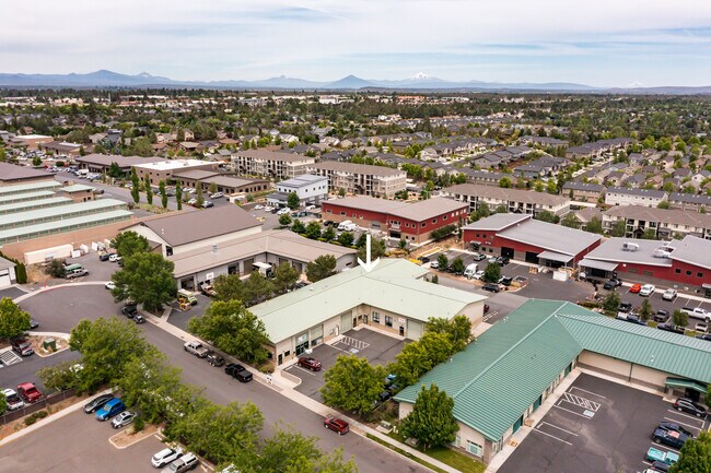 Plus de détails pour 20756 High Desert Ct, Bend, OR - Industriel à louer