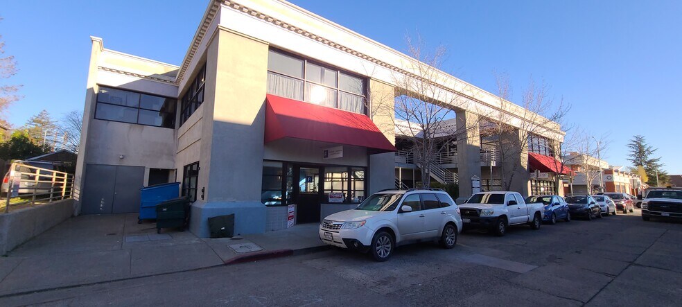 130 S Main St, Sebastopol, CA à louer - Photo du bâtiment - Image 2 de 12