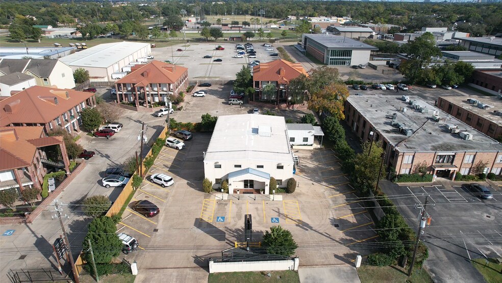 1446 Campbell Rd, Houston, TX à vendre - Photo du bâtiment - Image 2 de 6