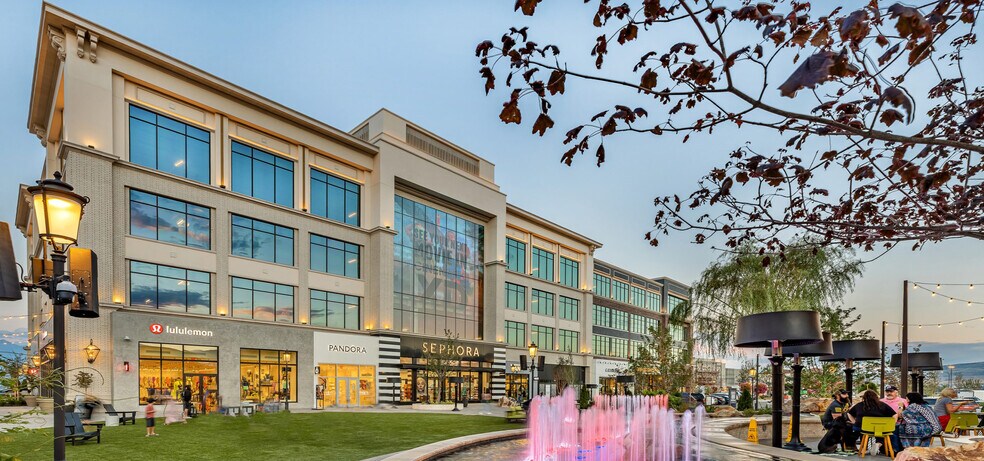 13400 S & Mountain View Corridor, Riverton, UT à louer - Photo du bâtiment - Image 2 de 9