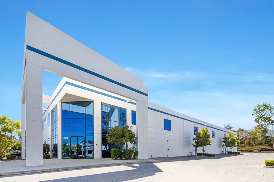 27963 Franklin Pky, Valencia, CA à louer - Photo du bâtiment - Image 3 de 7