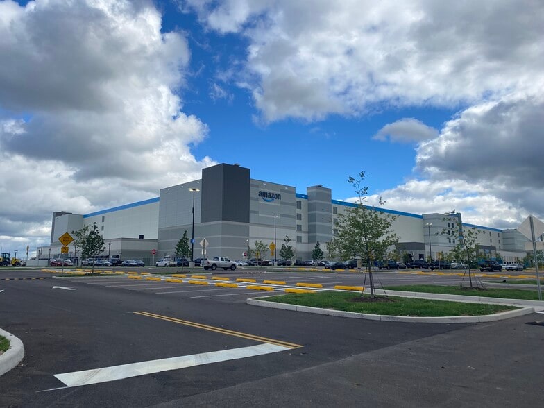135 Fedex Way, Rochester, NY for lease - Building Photo - Image 3 of 3