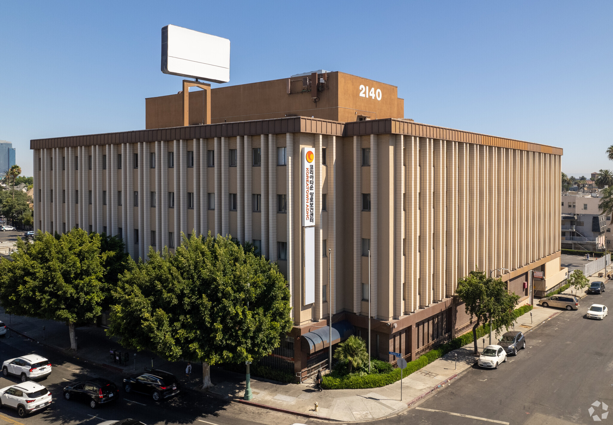 2140 W Olympic Blvd, Los Angeles, CA for lease Building Photo- Image 1 of 5