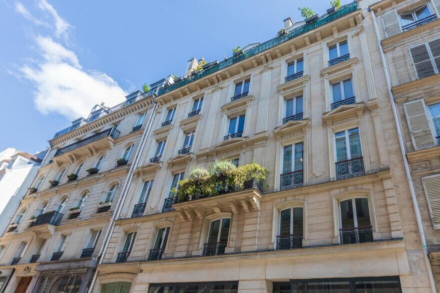 72 Rue D'Hauteville, Paris à louer - Photo du bâtiment - Image 2 de 8