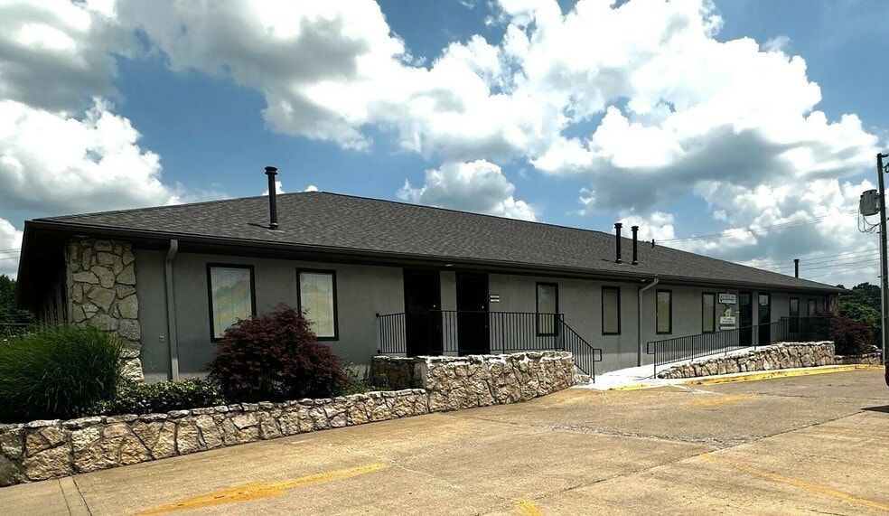 1927 Maysville Ave, Zanesville, OH à vendre - Photo du bâtiment - Image 2 de 8