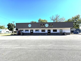 Plus de détails pour 512 W Egyptian Ave, Christopher, IL - Vente au détail à vendre