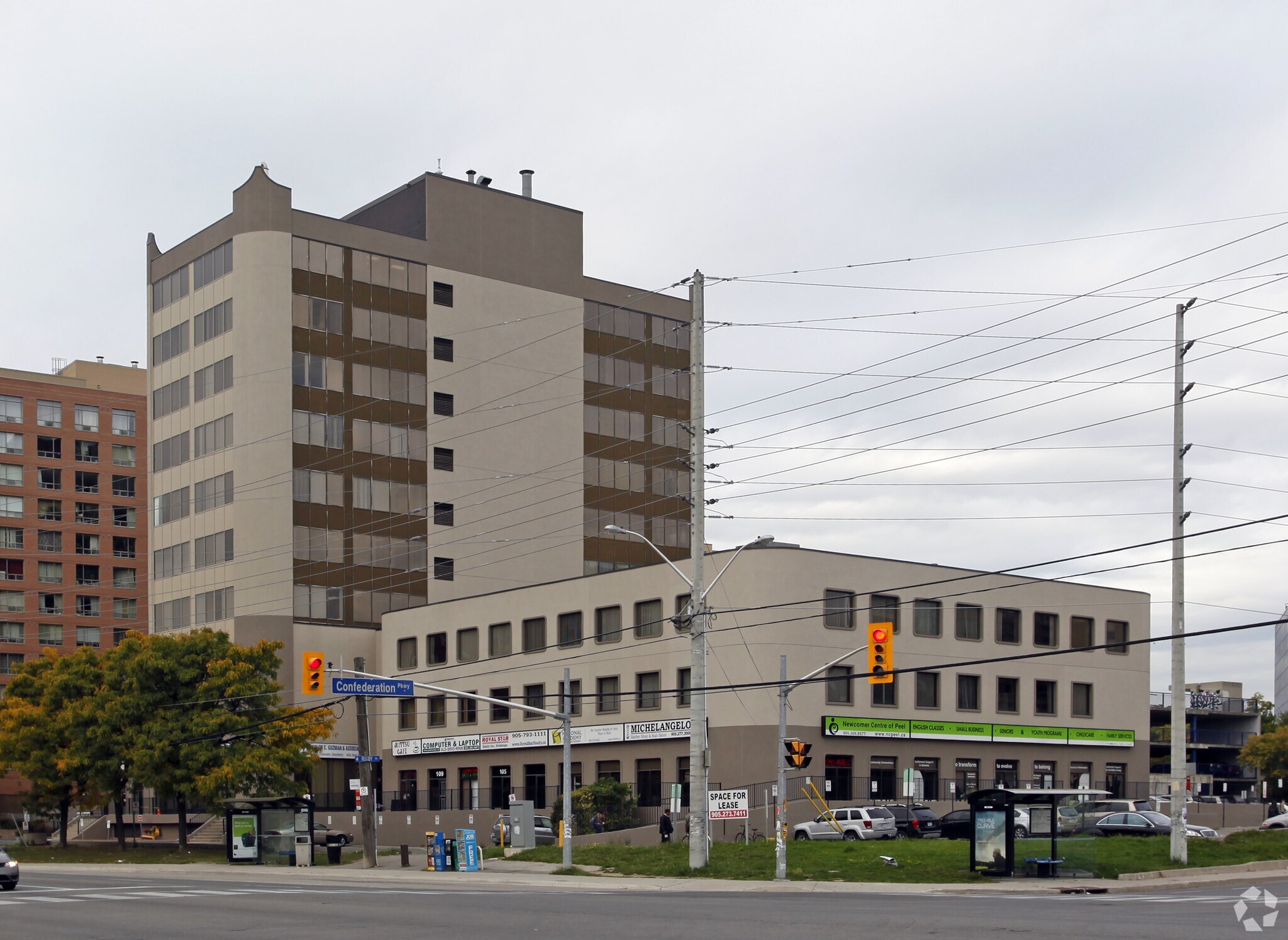 165 Dundas St W, Mississauga, ON à vendre Photo principale- Image 1 de 1