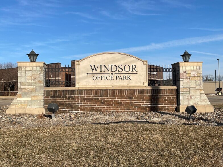 NW NW 86th St, Johnston, IA à vendre - Photo du bâtiment - Image 3 de 6