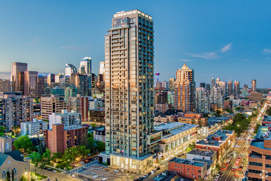 906 16th Ave SW, Calgary, AB à louer - Photo du bâtiment - Image 3 de 4