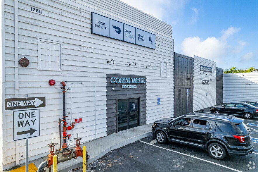 1750 Newport Blvd, Costa Mesa, CA à louer - Photo du bâtiment - Image 2 de 21