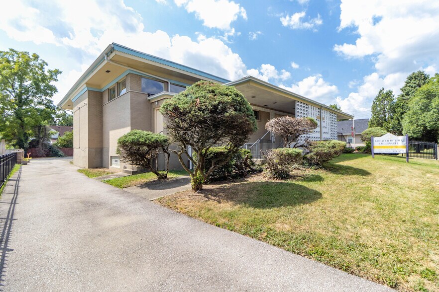 1515 Section Rd, Cincinnati, OH à vendre - Photo du bâtiment - Image 3 de 28