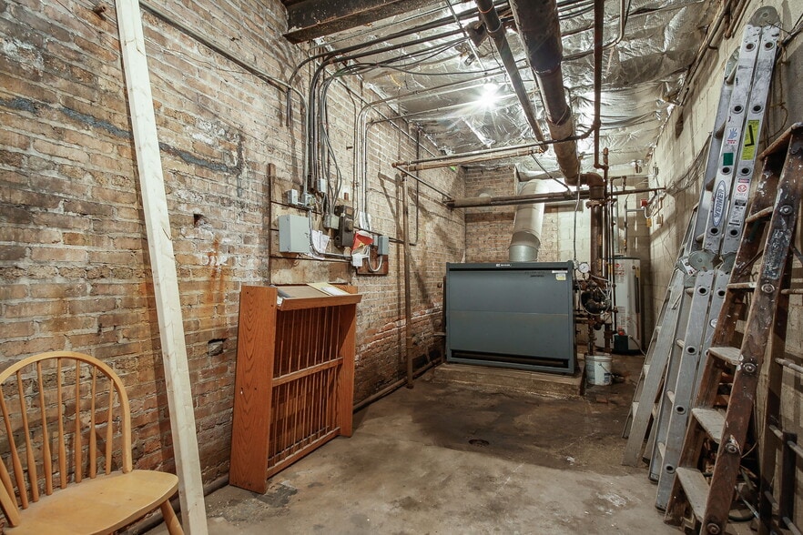 440 N Main St, Glen Ellyn, IL for sale - Interior Photo - Image 3 of 22