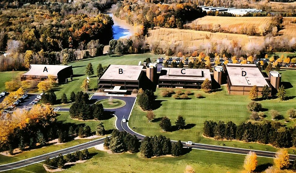 4545 E River Rd, West Henrietta, NY à louer - Aérien - Image 2 de 28