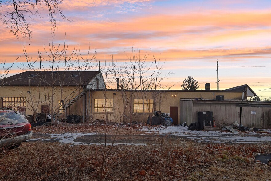 1741 Princeton Ave, Lawrence Township Mercer, NJ à vendre - Photo du bâtiment - Image 2 de 34