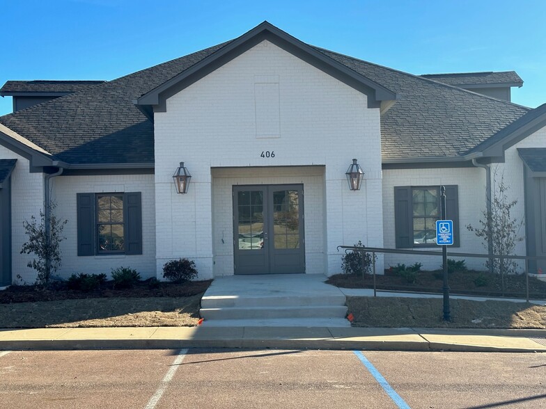 406 Enterprise Dr, Oxford, MS for sale - Building Photo - Image 1 of 12