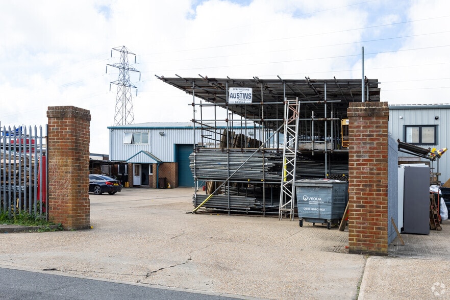 4 Hammonds Dr, Eastbourne for lease - Building Photo - Image 3 of 3