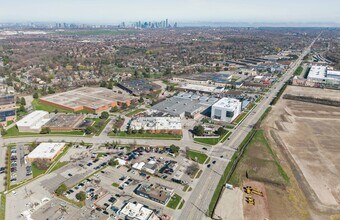 6515 Kitimat Rd, Mississauga, ON à louer Photo du bâtiment- Image 2 de 12