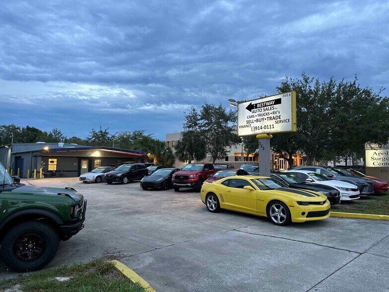 355 Wickham Rd, Melbourne, FL à louer - Photo du bâtiment - Image 2 de 11