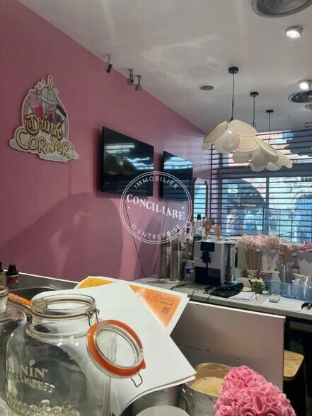 Retail in Toulouse for lease - Building Photo - Image 3 of 5