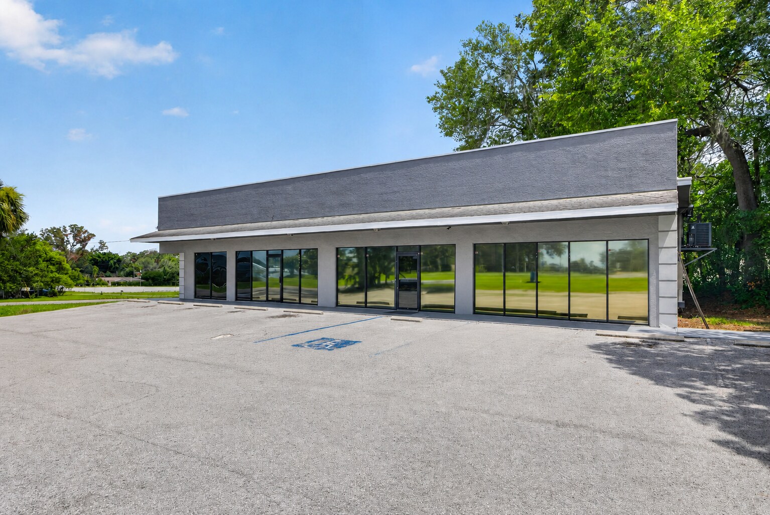 6301-6305 Gall Blvd, Zephyrhills, FL à louer Photo principale- Image 1 de 9