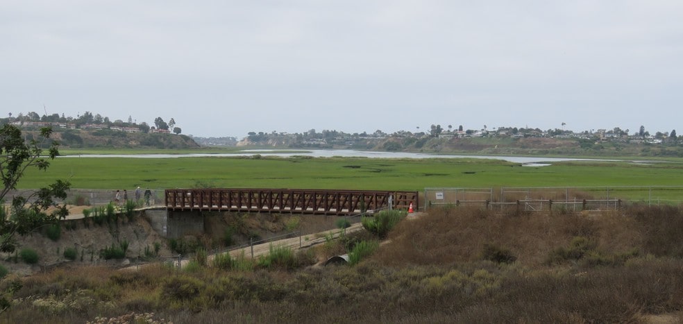 2280 N University Dr, Newport Beach, CA for lease - Building Photo - Image 2 of 17