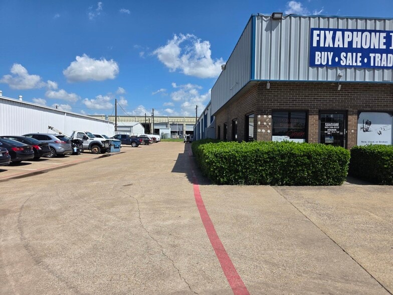 301 E Buckingham Rd, Garland, TX for lease - Building Photo - Image 2 of 6