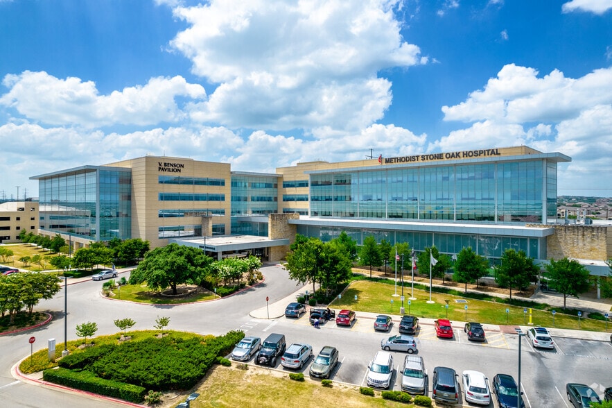 1139 E Sonterra Blvd, San Antonio, TX à louer - Photo du bâtiment - Image 2 de 4