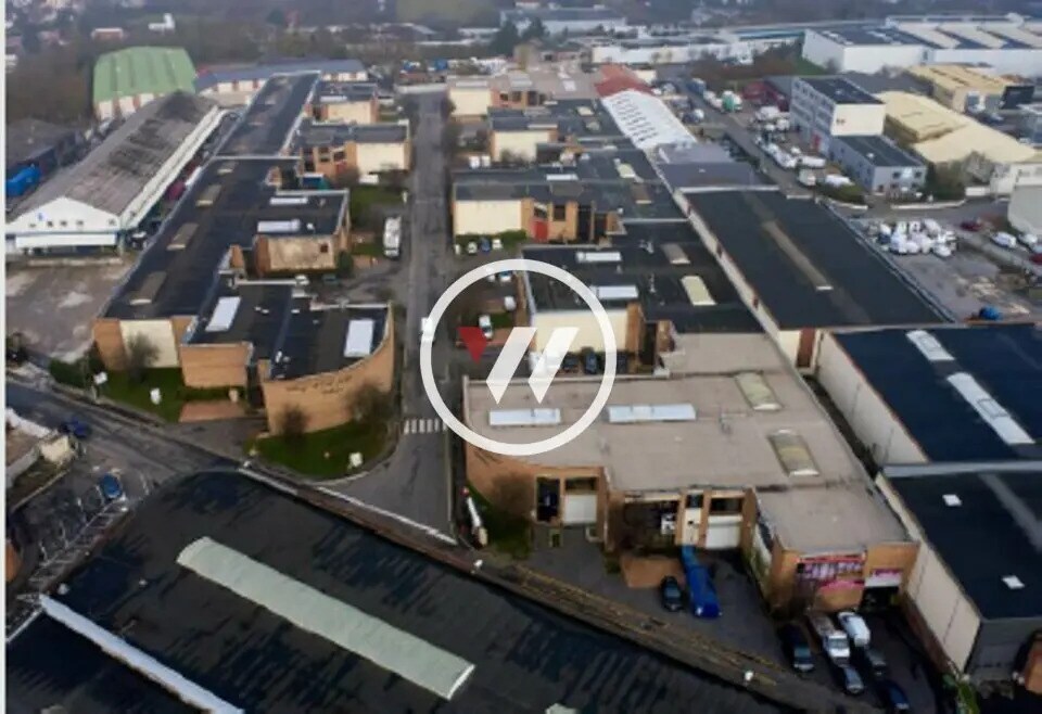 Flex in Le Thillay for lease Aerial- Image 1 of 3