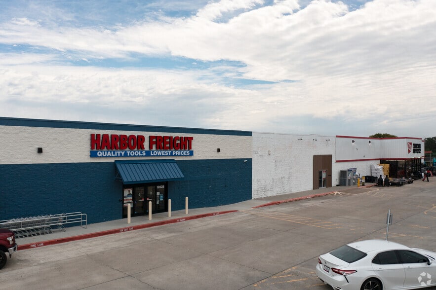 1200-1232 FM 1462 Rd, Alvin, TX for lease - Building Photo - Image 2 of 7