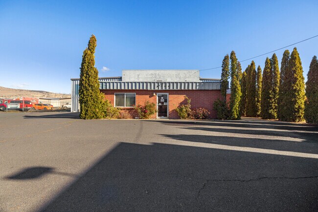 Plus de détails pour 3735 Washburn Way, Klamath Falls, OR - Industriel à vendre