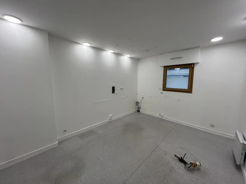 85 Rue De Tocqueville, Paris for lease - Building Photo - Image 2 of 9