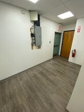 297-307 S Willow St, Manchester, NH for lease Building Photo- Image 2 of 8