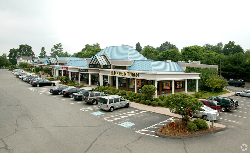 397 Cromwell Ave, Rocky Hill, CT à louer - Photo principale - Image 1 de 1
