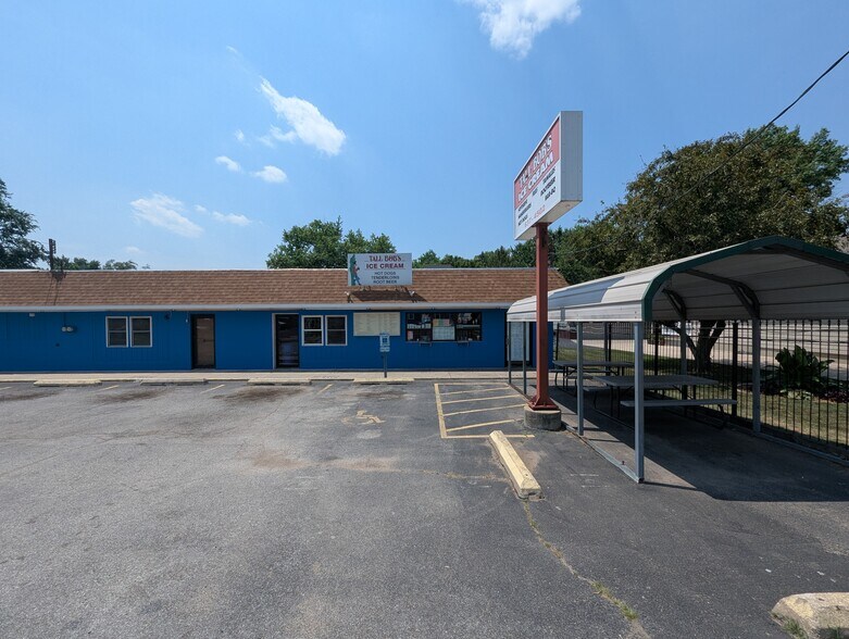 1221 S Laramie, Peoria, IL for sale - Building Photo - Image 3 of 36