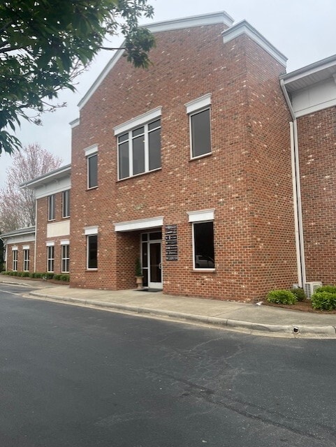 2435 Plantation Center Dr, Matthews, NC 28105 - Unité 210 -  - Photo intérieure - Image 2 of 15