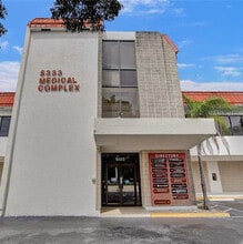 5333 N Dixie Hwy, Oakland Park, FL à louer Photo intérieure- Image 1 de 1