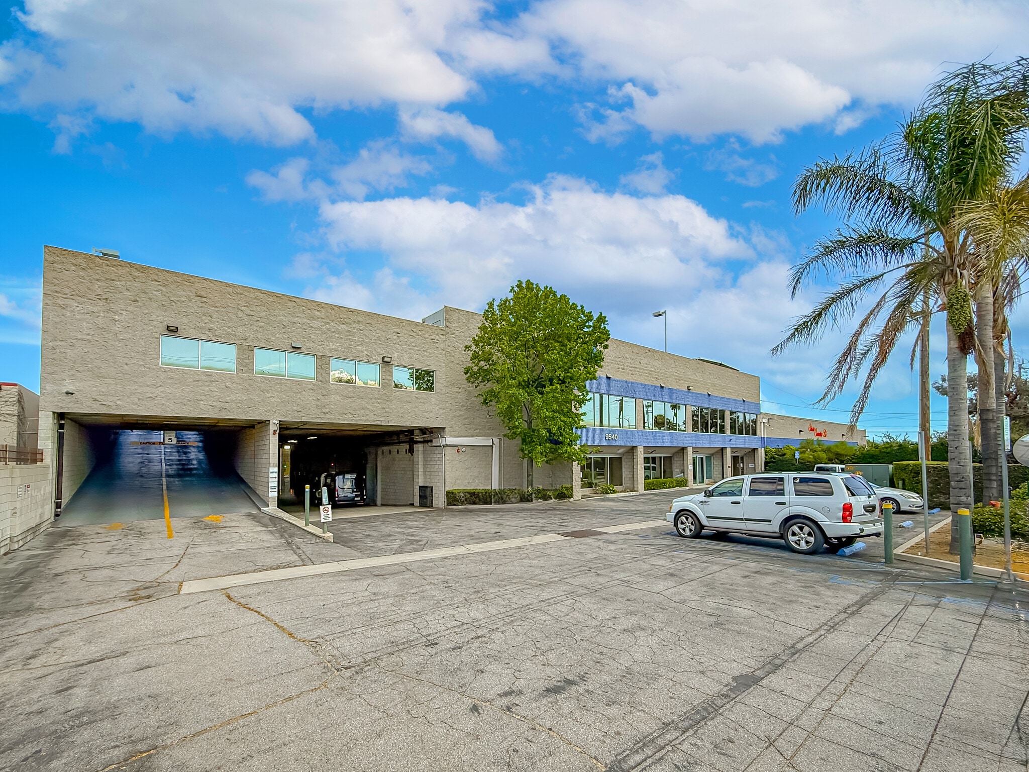 9540 De Soto Ave, Chatsworth, CA for lease Primary Photo- Image 1 of 10