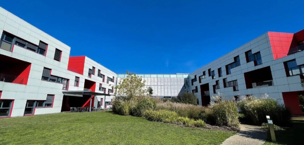 66 Chemin Du Moulin Carron, Dardilly for lease - Building Photo - Image 3 of 9