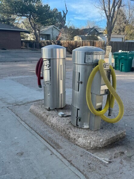 210 Oak Ave, Eaton, CO à vendre - Photo du bâtiment - Image 3 de 7