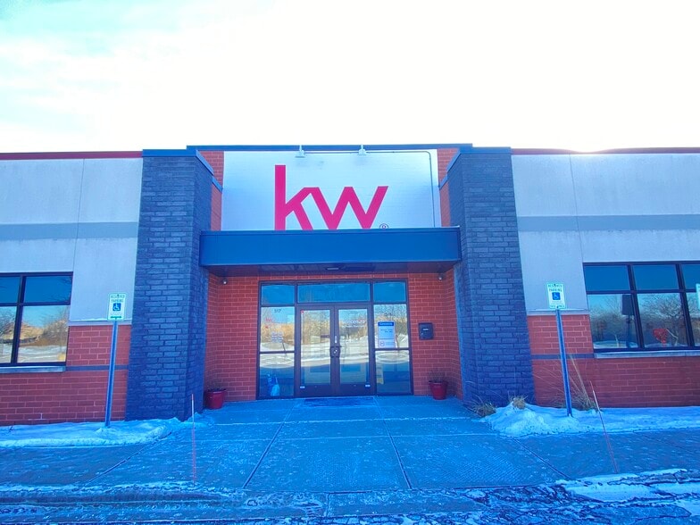 517 N Westhill Blvd, Appleton, WI for lease - Building Photo - Image 3 of 26