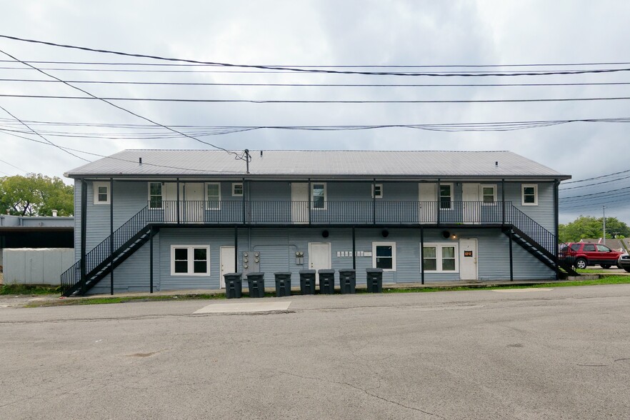 206 W Edison St, Fayetteville, TN for sale - Building Photo - Image 2 of 14
