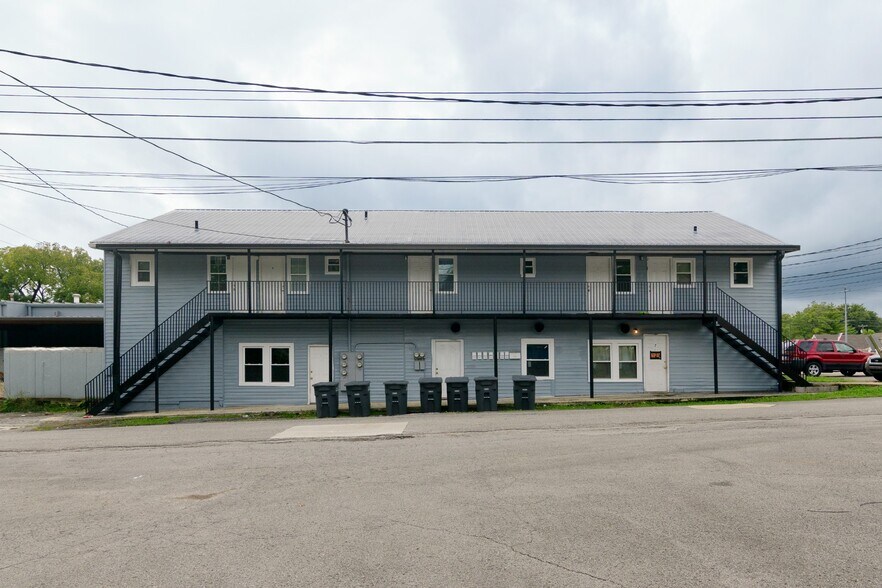 206 W Edison St, Fayetteville, TN à vendre - Photo du bâtiment - Image 2 de 14